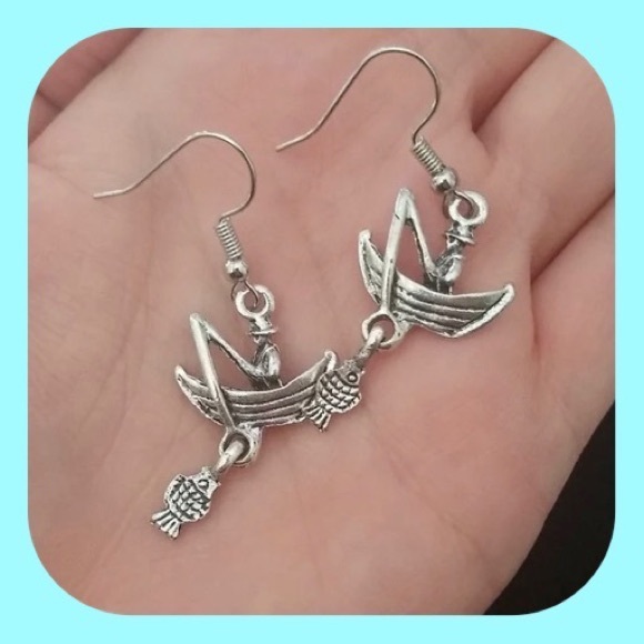 New Arrival Unique Super Cute Gone 🎣
Fishing Dangle Fish 🐟 Earrings - Picture 7 of 8